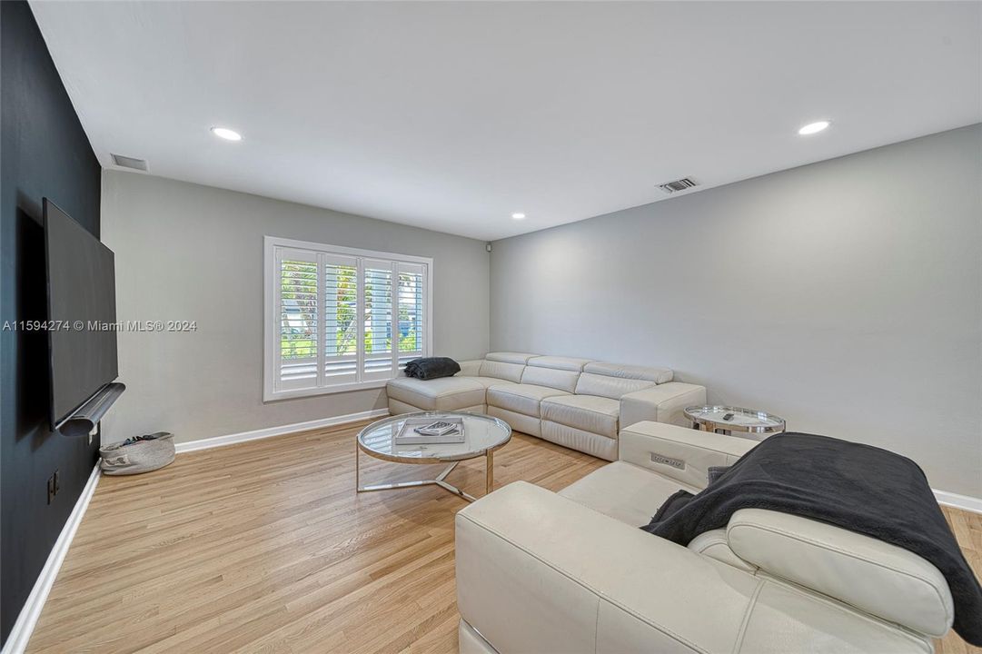 Active With Contract: $1,199,000 (3 beds, 3 baths, 1957 Square Feet)