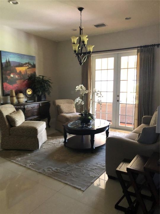 Active With Contract: $4,000 (4 beds, 3 baths, 2555 Square Feet)