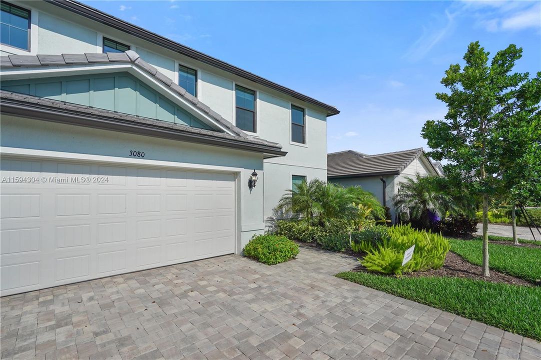 Active With Contract: $675,000 (5 beds, 3 baths, 2299 Square Feet)