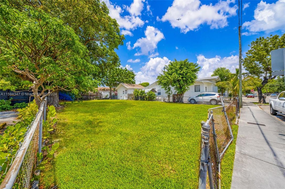 Active With Contract: $1,000,000 (0 beds, 0 baths, 0 Square Feet)