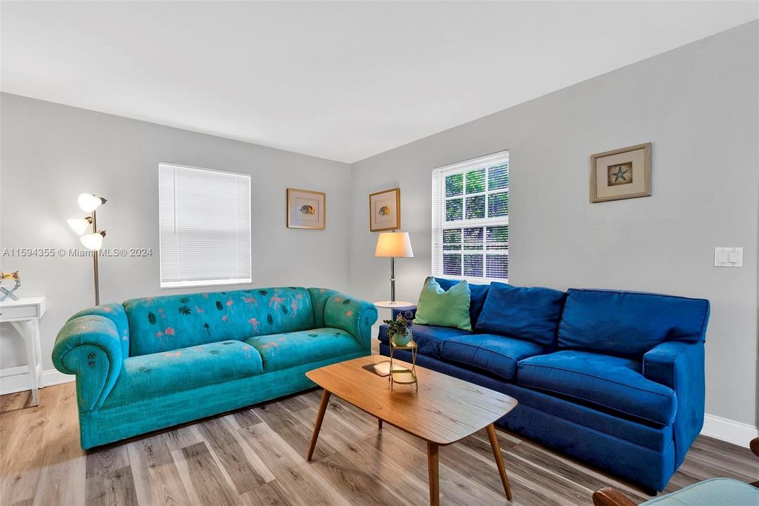 Active With Contract: $689,000 (0 beds, 0 baths, 1486 Square Feet)