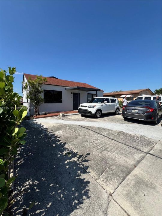 Recently Sold: $1,399,000 (0 beds, 0 baths, 3552 Square Feet)