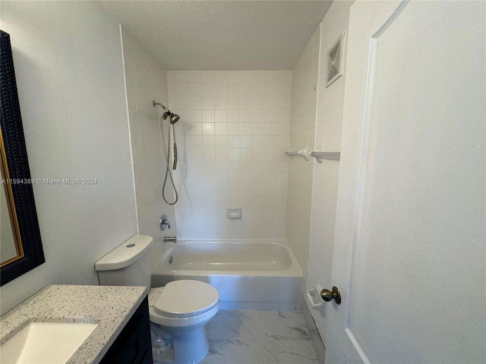 Recently Rented: $2,450 (2 beds, 2 baths, 1205 Square Feet)