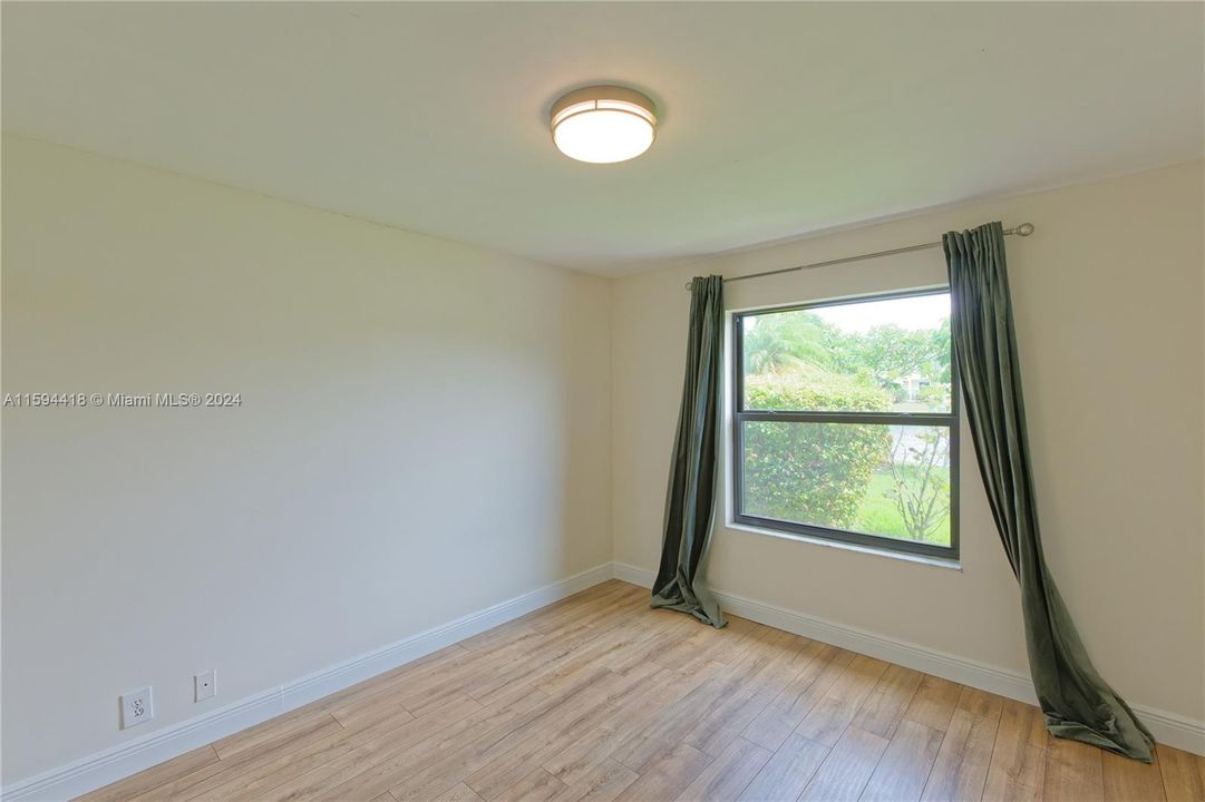 Recently Rented: $5,900 (4 beds, 3 baths, 2625 Square Feet)