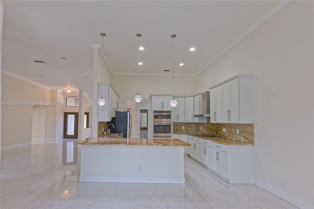 Recently Rented: $5,900 (4 beds, 3 baths, 2625 Square Feet)