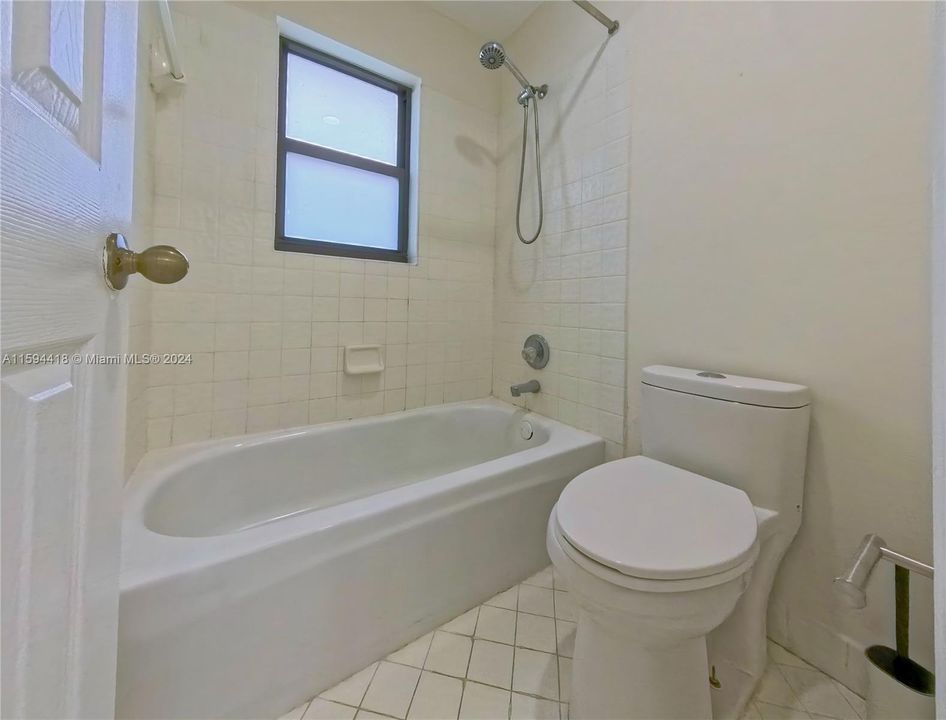 Recently Rented: $5,900 (4 beds, 3 baths, 2625 Square Feet)