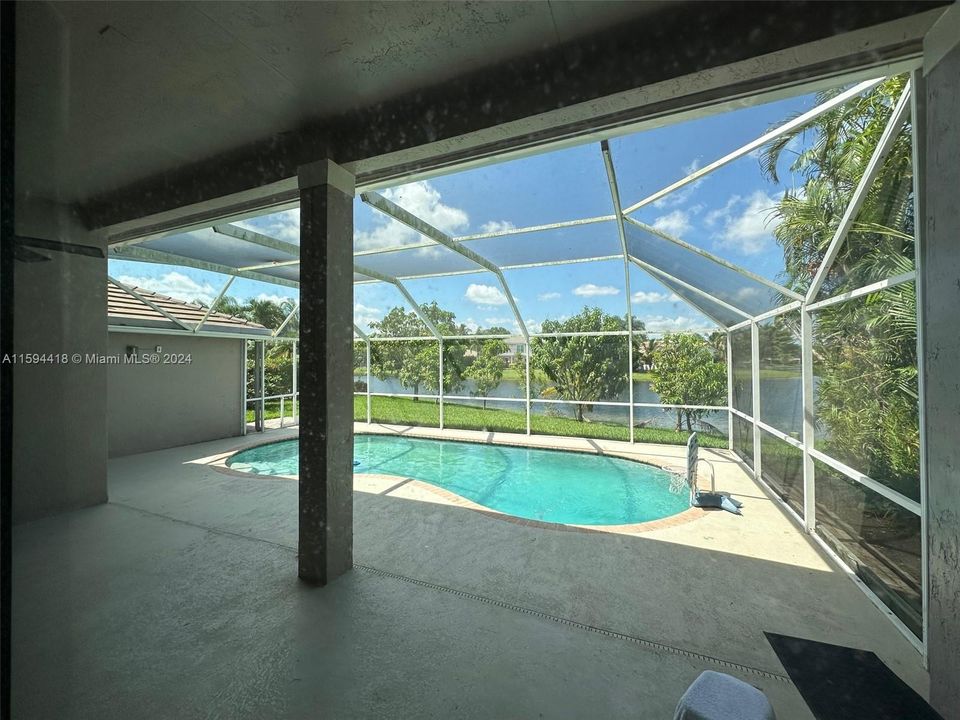 Recently Rented: $5,900 (4 beds, 3 baths, 2625 Square Feet)