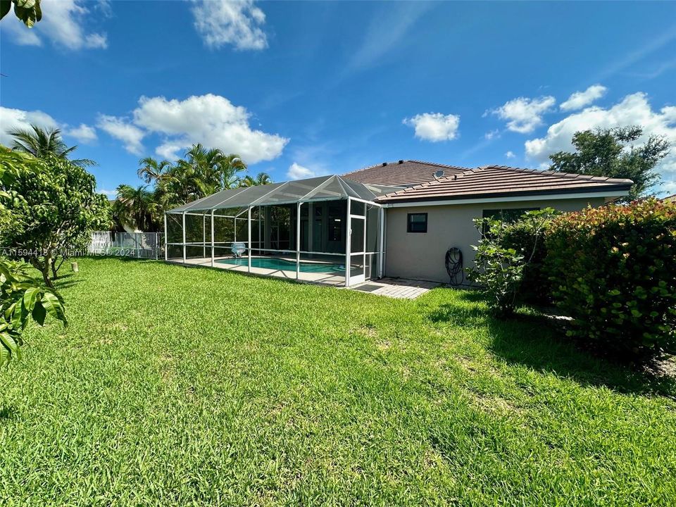 Recently Rented: $5,900 (4 beds, 3 baths, 2625 Square Feet)