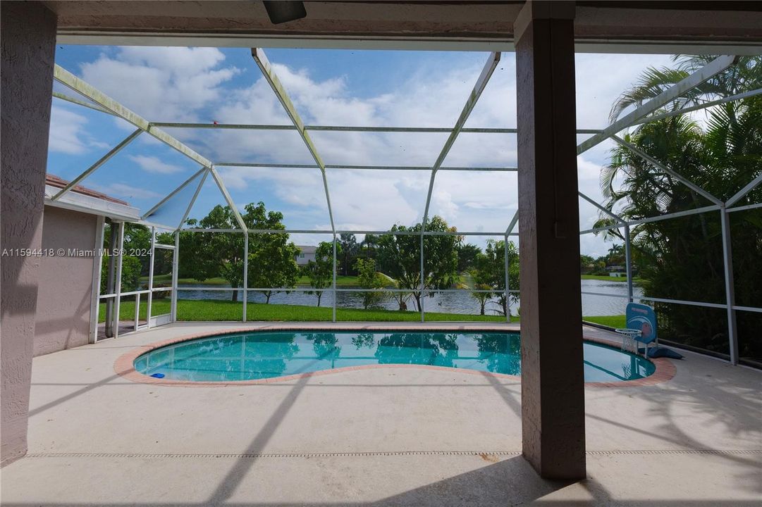 Recently Rented: $5,900 (4 beds, 3 baths, 2625 Square Feet)