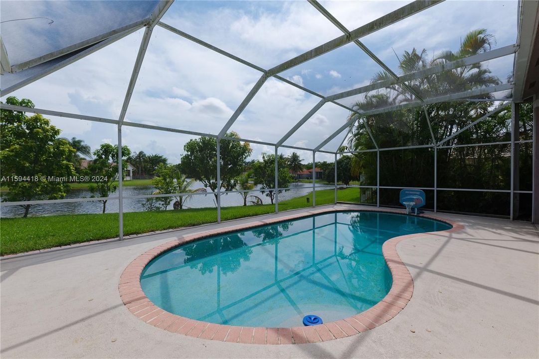 Recently Rented: $5,900 (4 beds, 3 baths, 2625 Square Feet)