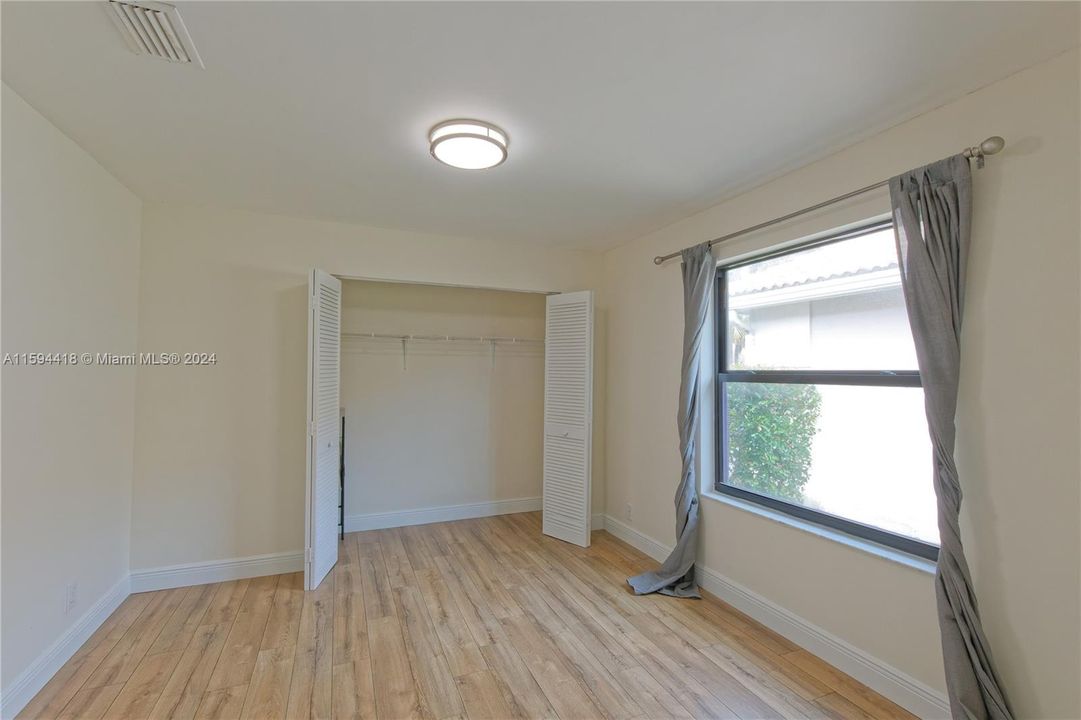 Recently Rented: $5,900 (4 beds, 3 baths, 2625 Square Feet)