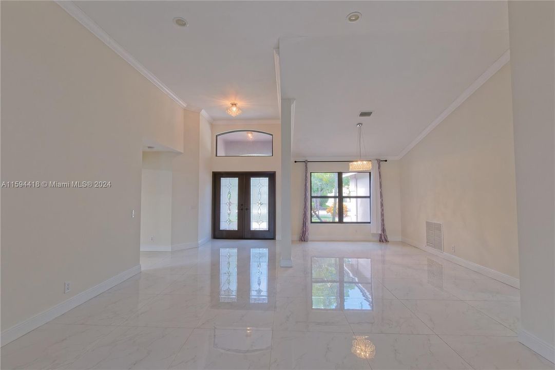 Recently Rented: $5,900 (4 beds, 3 baths, 2625 Square Feet)