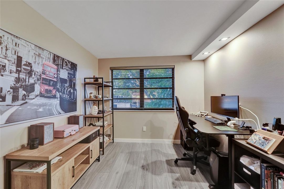 Active With Contract: $545,000 (3 beds, 3 baths, 2126 Square Feet)