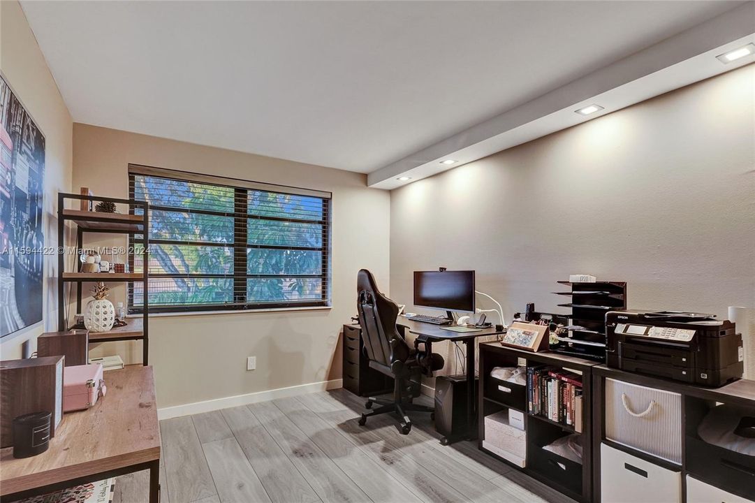 Active With Contract: $545,000 (3 beds, 3 baths, 2126 Square Feet)