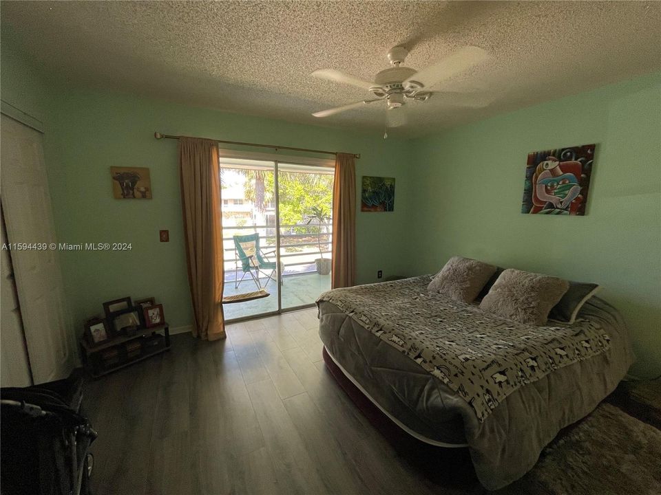 For Sale: $129,000 (1 beds, 1 baths, 680 Square Feet)