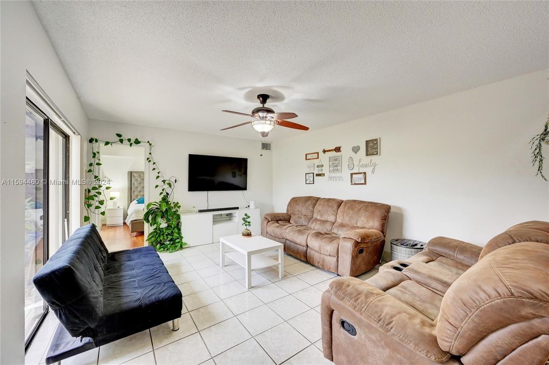 Active With Contract: $450,000 (3 beds, 2 baths, 1654 Square Feet)