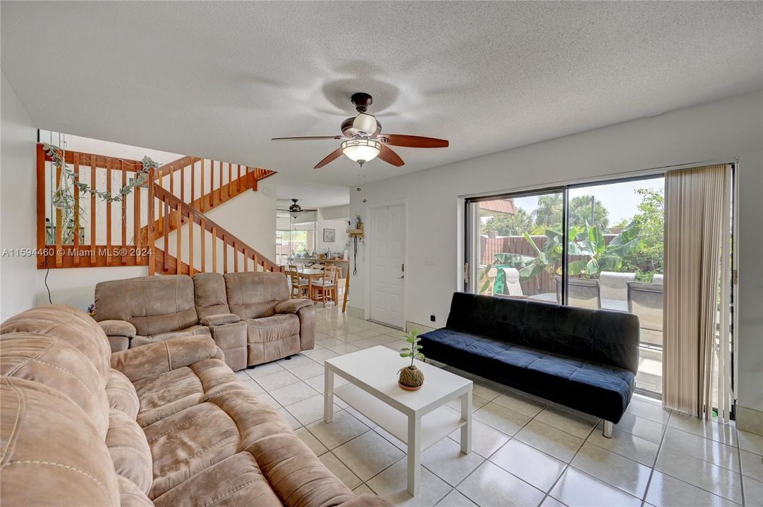 Active With Contract: $450,000 (3 beds, 2 baths, 1654 Square Feet)