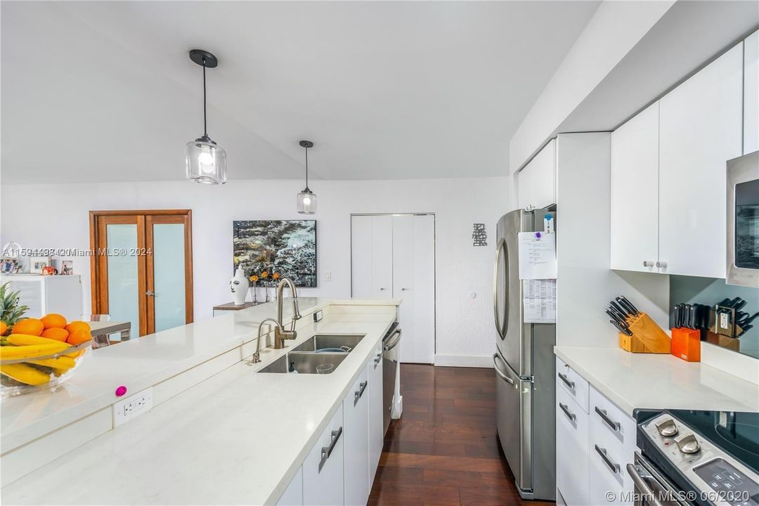 Active With Contract: $4,600 (2 beds, 2 baths, 1340 Square Feet)