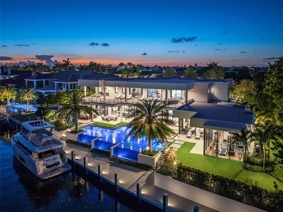 For Sale: $25,475,000 (6 beds, 8 baths, 11468 Square Feet)