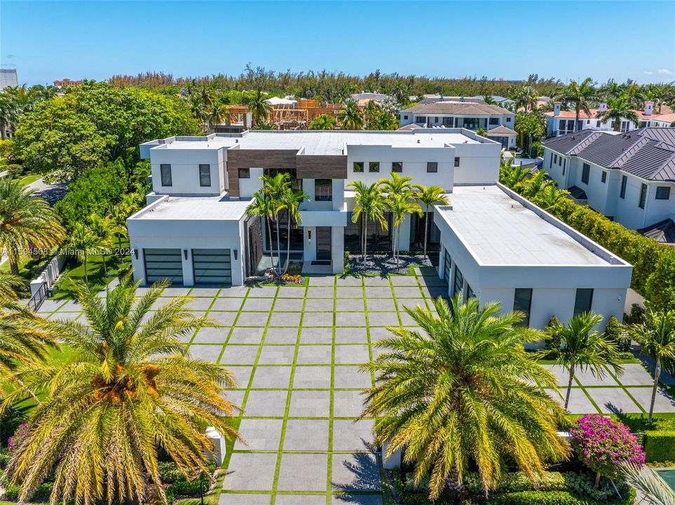 For Sale: $25,475,000 (6 beds, 8 baths, 11468 Square Feet)