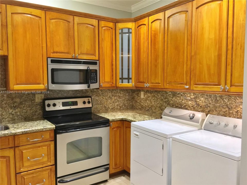 For Rent: $5,200 (2 beds, 2 baths, 1450 Square Feet)