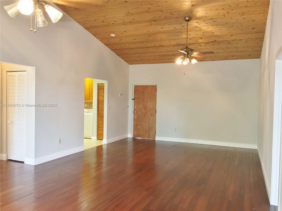For Rent: $5,200 (2 beds, 2 baths, 1450 Square Feet)