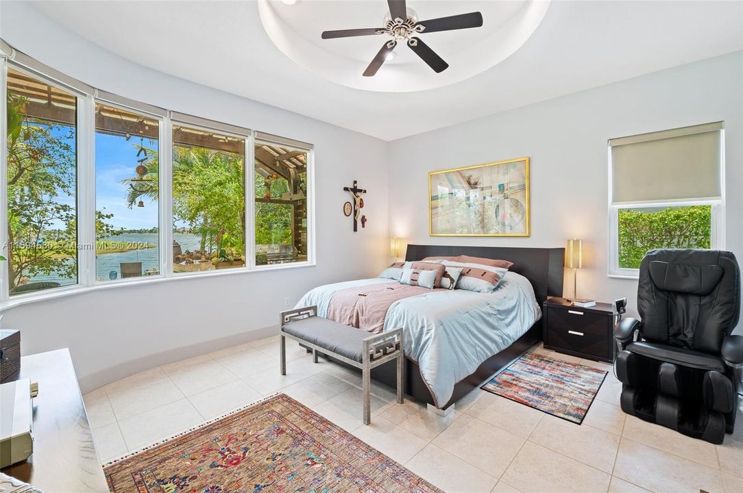 For Sale: $995,000 (4 beds, 2 baths, 2470 Square Feet)