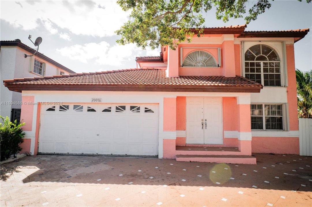 Recently Sold: $634,000 (4 beds, 2 baths, 2156 Square Feet)