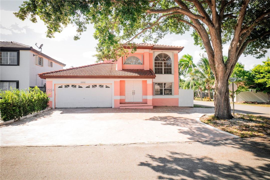 Recently Sold: $634,000 (4 beds, 2 baths, 2156 Square Feet)