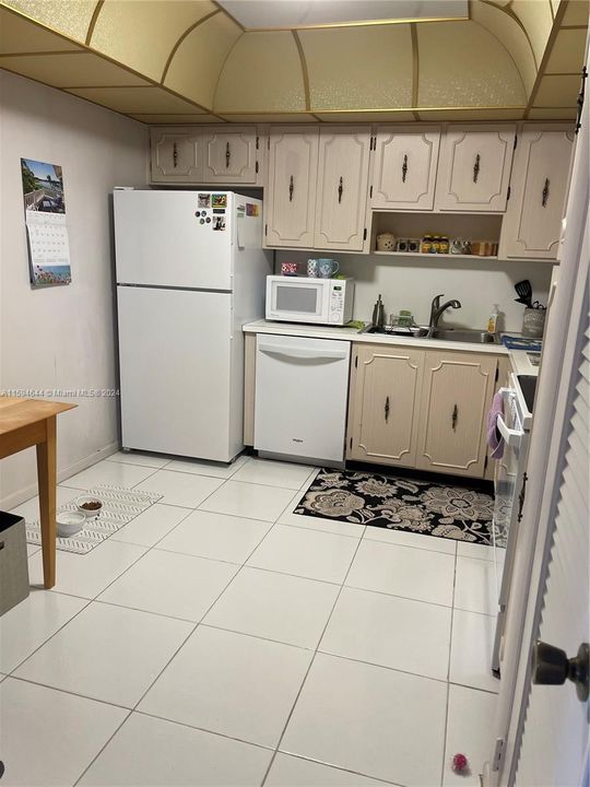 Large eat in kitchen