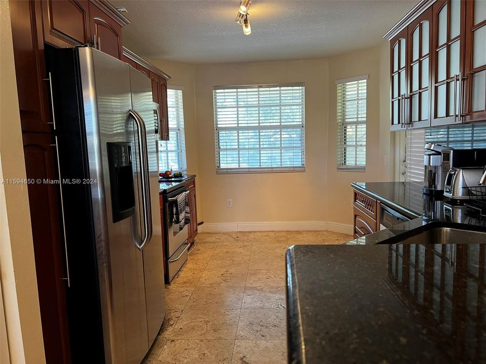 Recently Rented: $3,500 (3 beds, 2 baths, 1549 Square Feet)