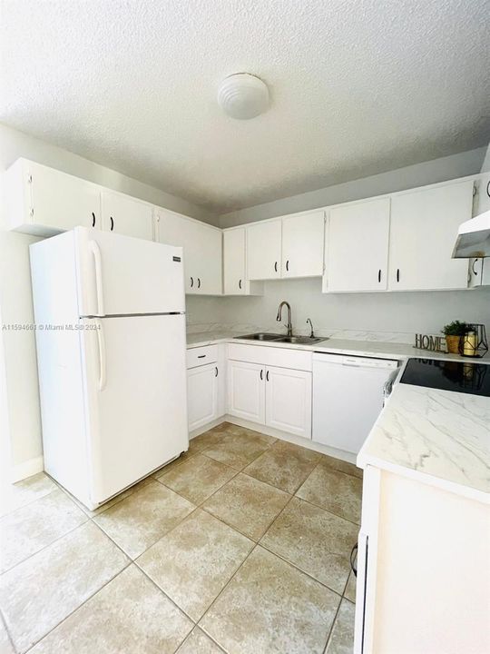 For Sale: $299,000 (3 beds, 1 baths, 1131 Square Feet)