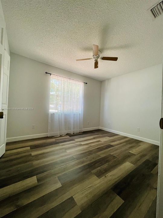 For Sale: $299,000 (3 beds, 1 baths, 1131 Square Feet)