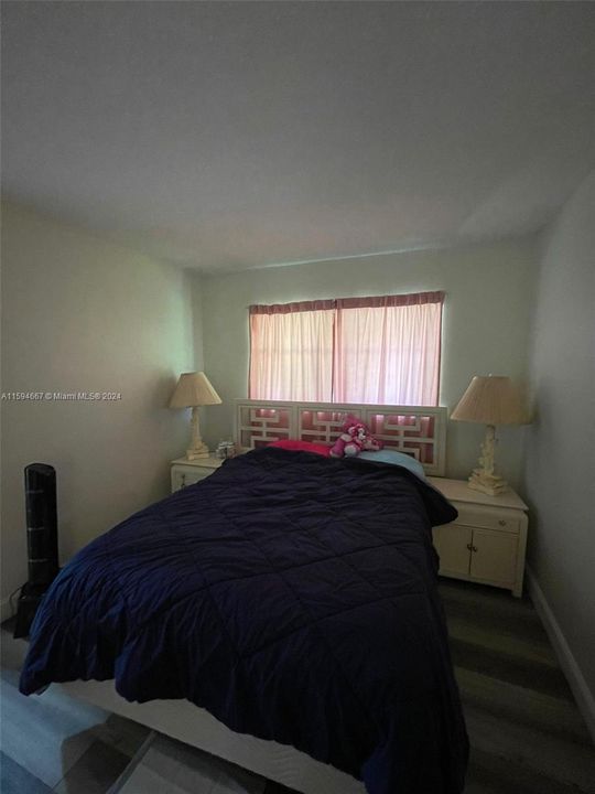 For Sale: $240,000 (2 beds, 2 baths, 899 Square Feet)