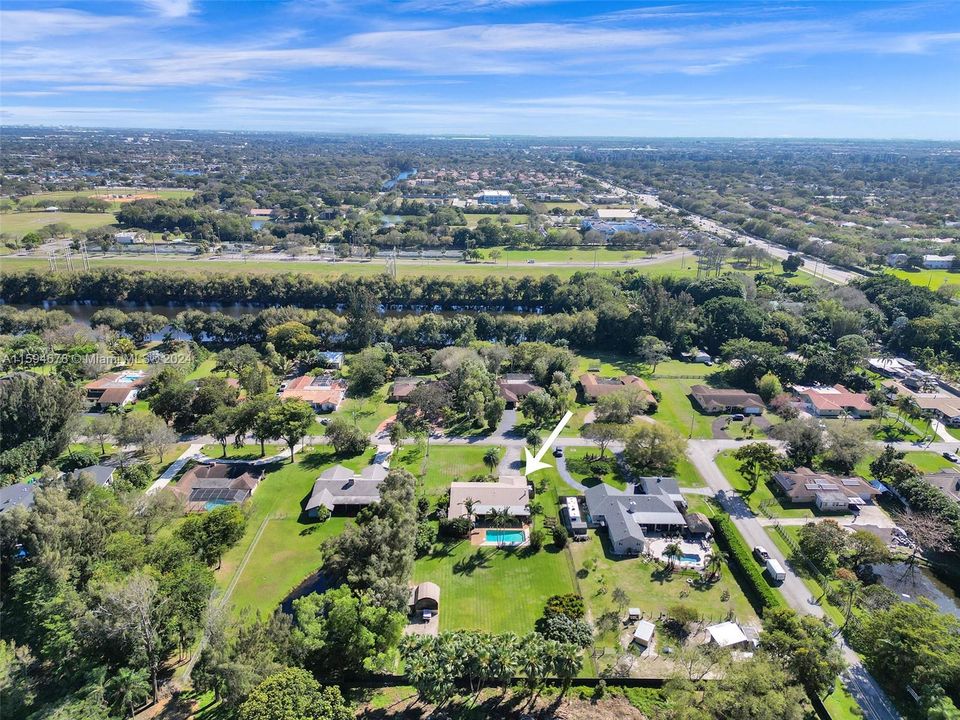 For Sale: $1,399,000 (4 beds, 2 baths, 2612 Square Feet)