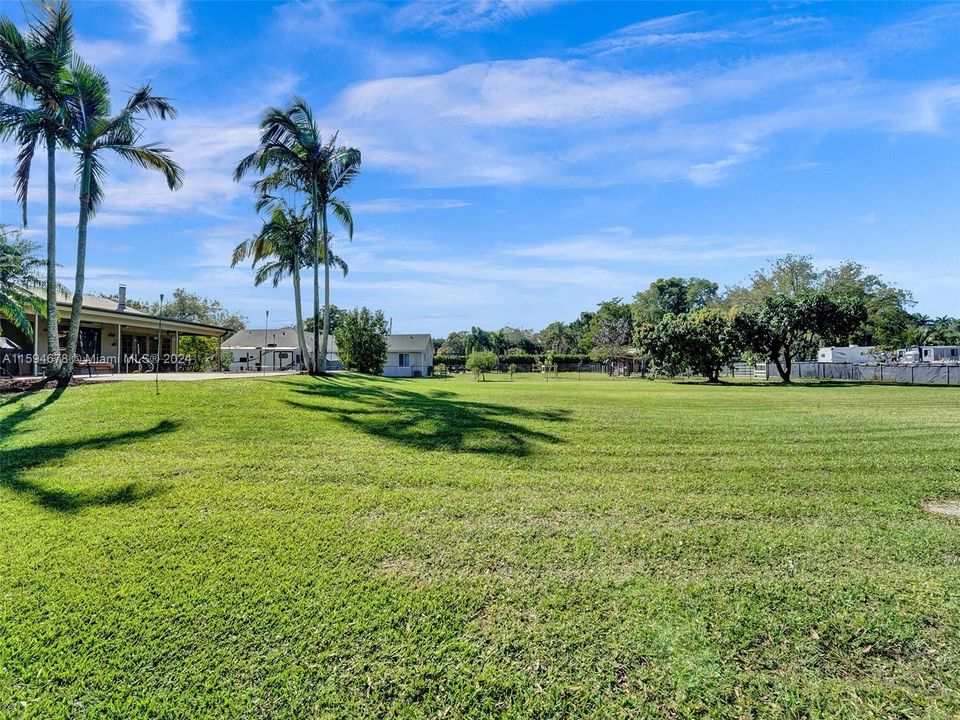 For Sale: $1,399,000 (4 beds, 2 baths, 2612 Square Feet)