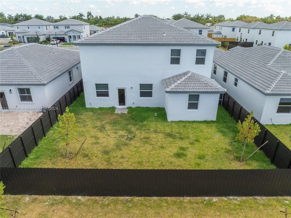 Active With Contract: $850,000 (5 beds, 3 baths, 2987 Square Feet)