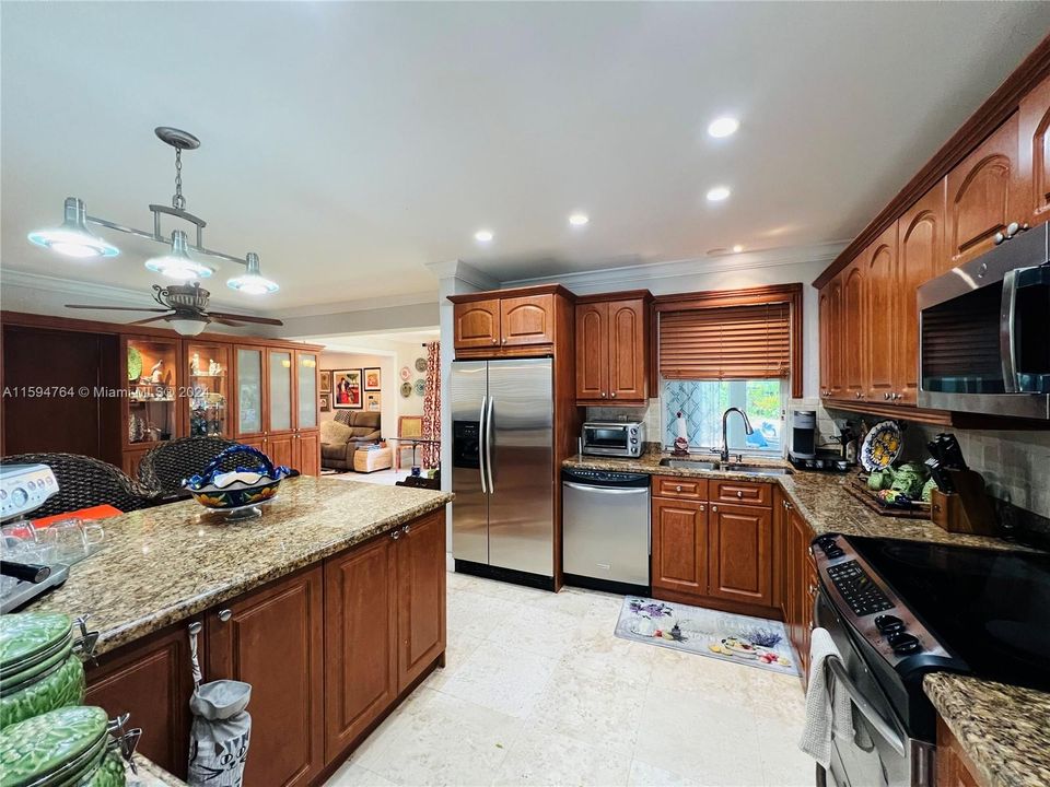 Active With Contract: $5,200 (3 beds, 2 baths, 2379 Square Feet)