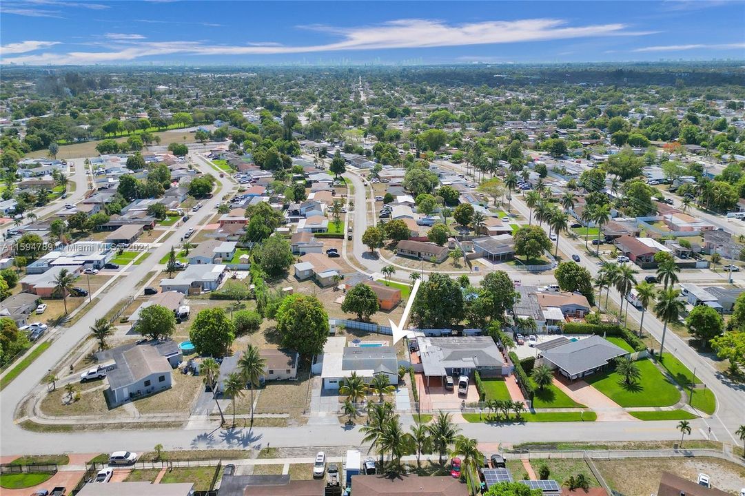 Active With Contract: $628,900 (3 beds, 2 baths, 1608 Square Feet)