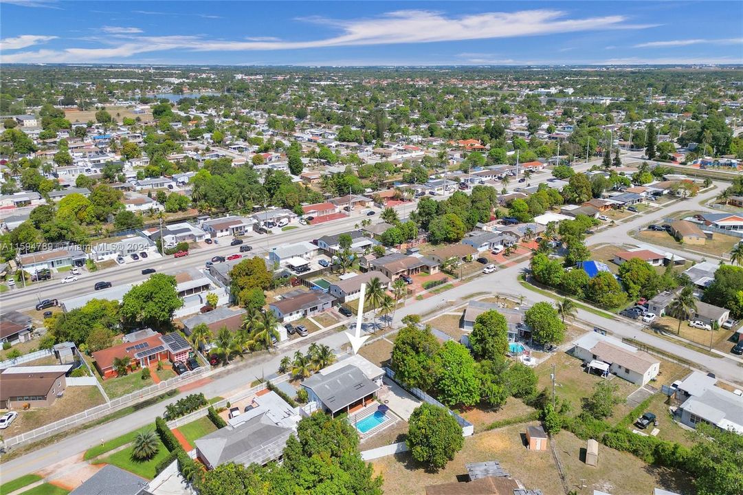 Active With Contract: $628,900 (3 beds, 2 baths, 1608 Square Feet)