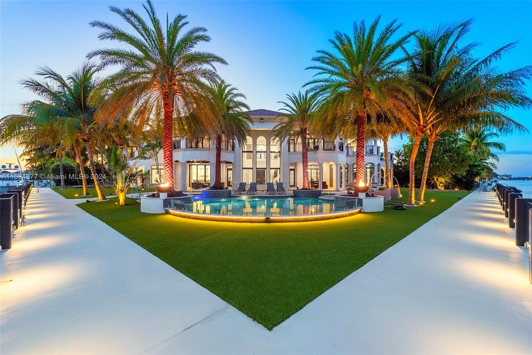 For Sale: $16,900,000 (5 beds, 7 baths, 10549 Square Feet)