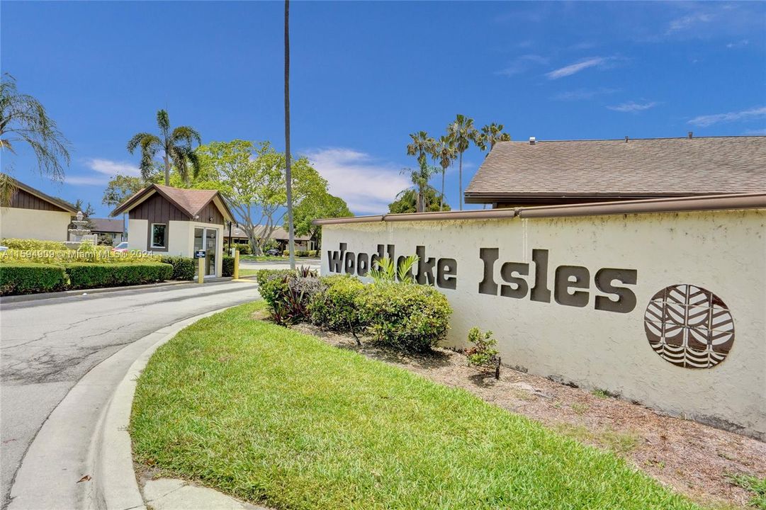 最近售出: $350,000 (2 贝兹, 2 浴室, 1092 平方英尺)