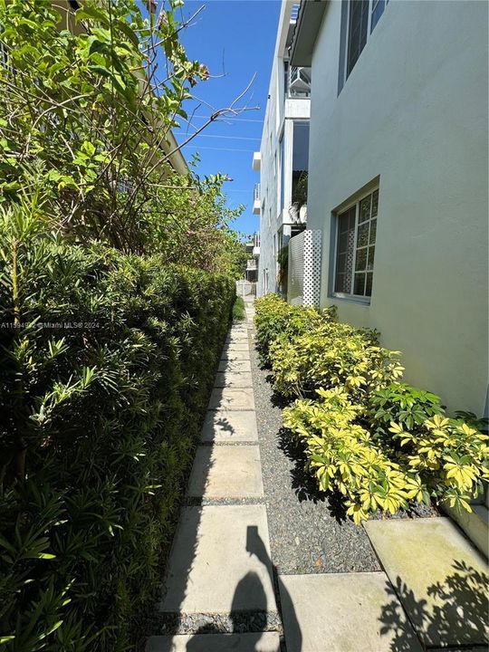 Active With Contract: $225,000 (0 beds, 1 baths, 310 Square Feet)