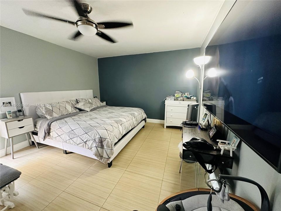 Recently Sold: $465,000 (3 beds, 2 baths, 1190 Square Feet)