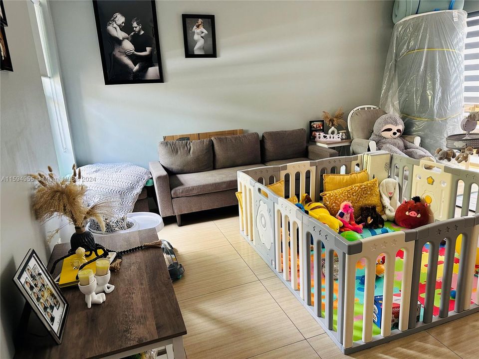 Recently Sold: $465,000 (3 beds, 2 baths, 1190 Square Feet)