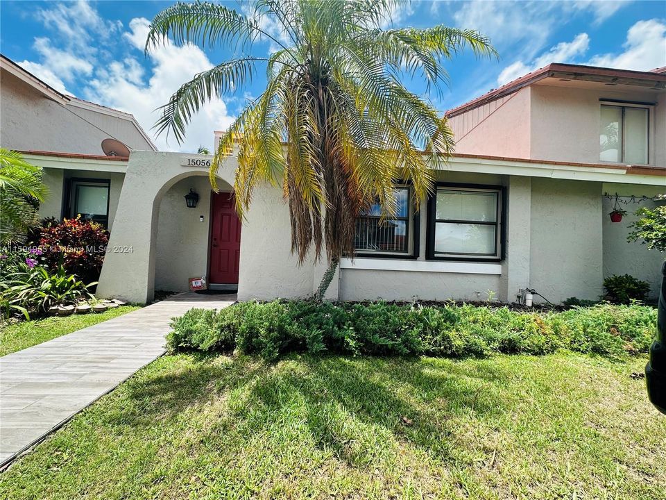 Recently Sold: $465,000 (3 beds, 2 baths, 1190 Square Feet)