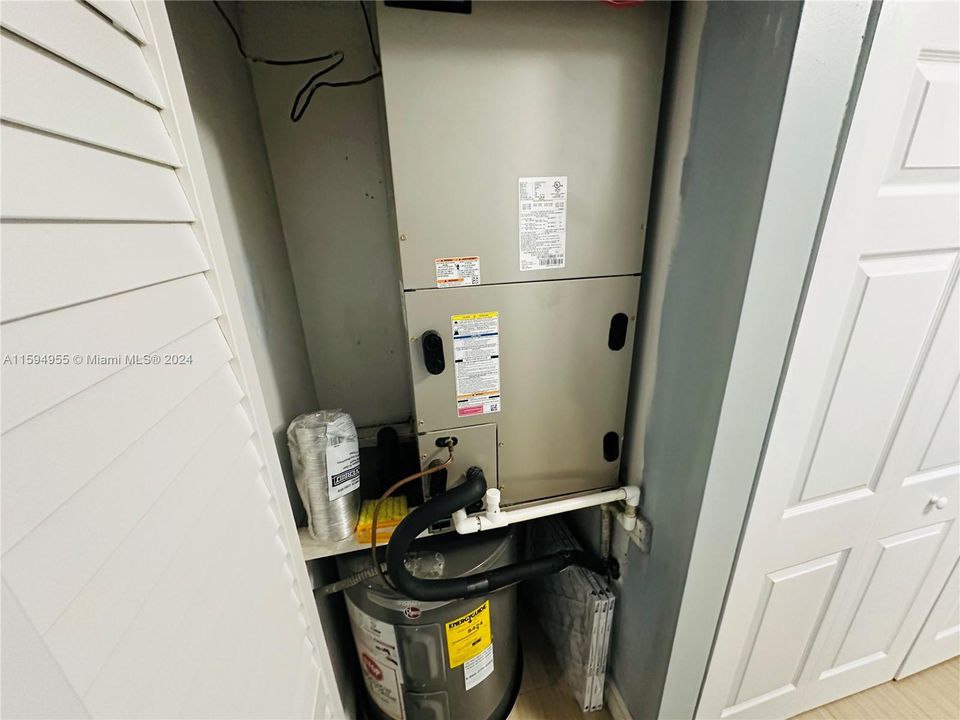 Recently Sold: $465,000 (3 beds, 2 baths, 1190 Square Feet)