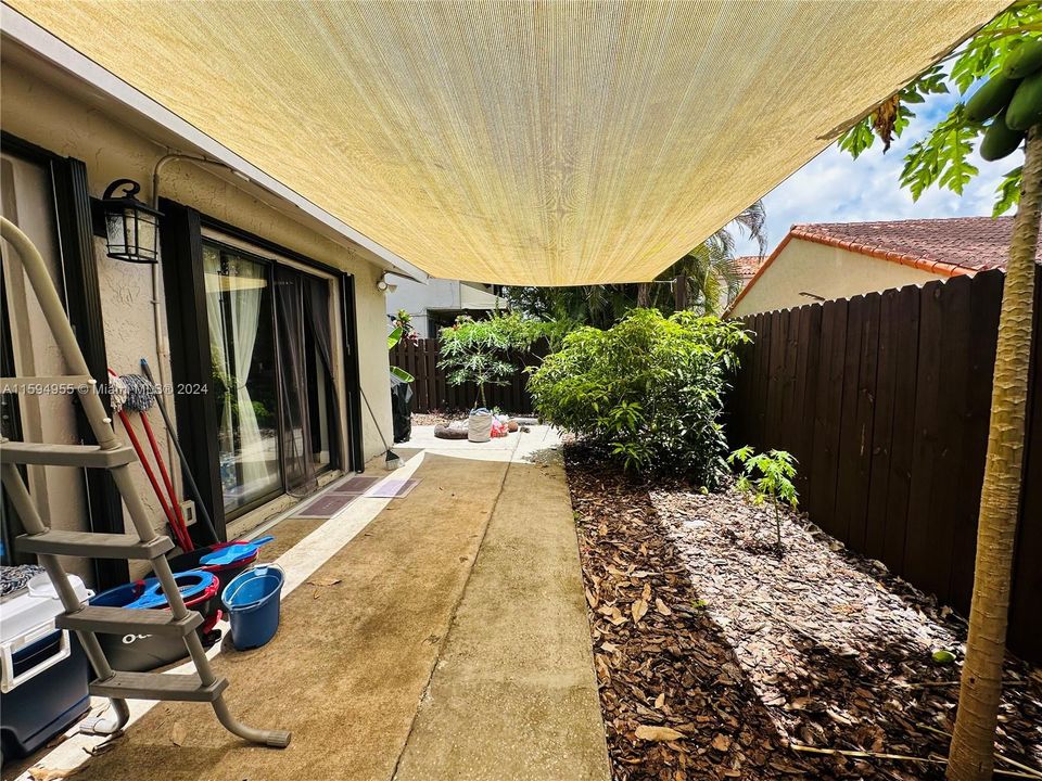 Recently Sold: $465,000 (3 beds, 2 baths, 1190 Square Feet)