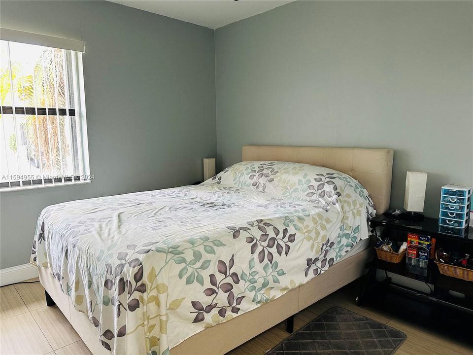 Recently Sold: $465,000 (3 beds, 2 baths, 1190 Square Feet)