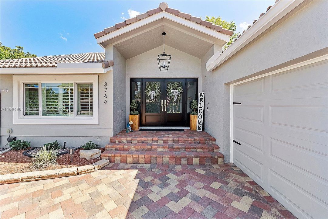 Active With Contract: $869,900 (4 beds, 2 baths, 2524 Square Feet)